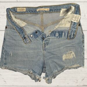 Levi’s Ribcage Denim Shorts Distressed Raw Hem Size 26